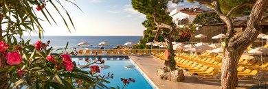 Platja d'Aro en hotel 4* con Pensión Completa en primera linea de playa ¡Primer niño gratis!