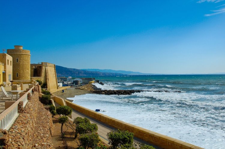 Agosto y Septiembre en Roquetas de Mar, 1ª línea de playa ¡Primer niño gratis! - Destino