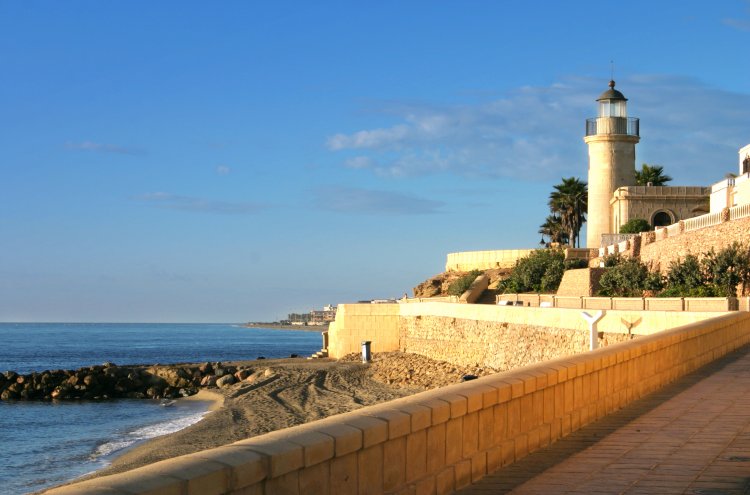 Agosto y Septiembre en Roquetas de Mar, 1ª línea de playa ¡Primer niño gratis! - Destino