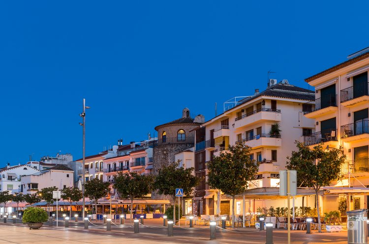 Alójate en un Resort de lujo en primera línea de mar - Destino