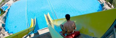 Disfruta de Aquopolis alojado hotel 4* con Media pensión