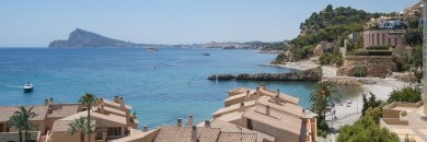 Altea en primera línea de playa alojados en apartamento con vistas al mar