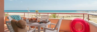 Septiembre en primera línea de playa en Comarruga (Costa Dorada)