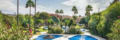 Disfruta de la costa de Mijas en un resort y apartamentos