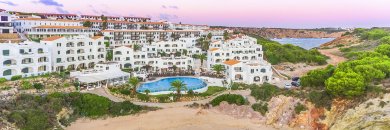 Disfruta de Menorca en un resort a pie de playa