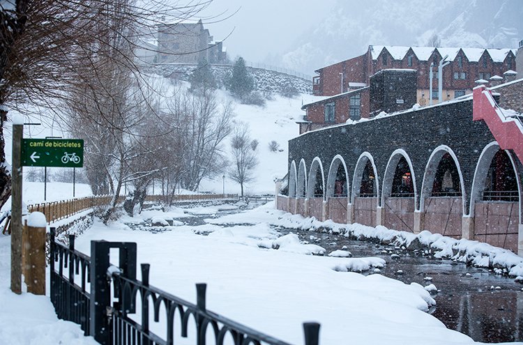 Disfruta Andorra en hotel 3* céntrico - Destino