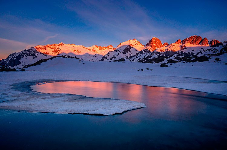 Adrenalina y Motos de Nieve en Boí Taüll Resort - Destino
