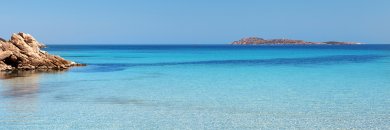 ¡Adelántate al verano! Cerdeña con apartamentos y barco