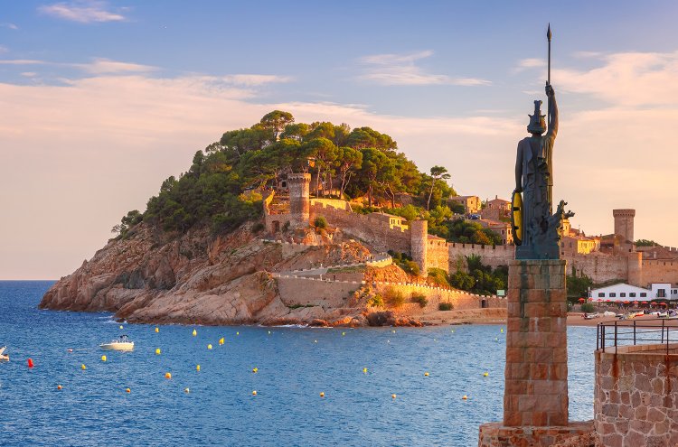 Hotel 4* en Tossa de Mar con Media Pensión - Destino