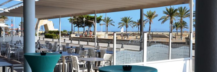 Pensión Completa, Junior Suite y primera línea de playa en Comarruga (Costa Dorada)