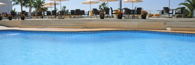 Verano Azul en Nerja con Media Pensión y SPA