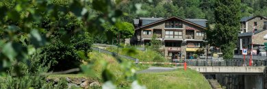 Explora Andorra alojado en apartamentos con parking incluido