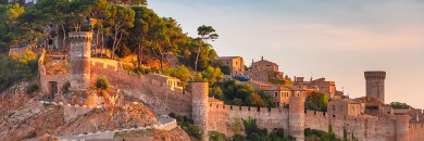 Descubre el encanto de Tossa de Mar en hotel 4*