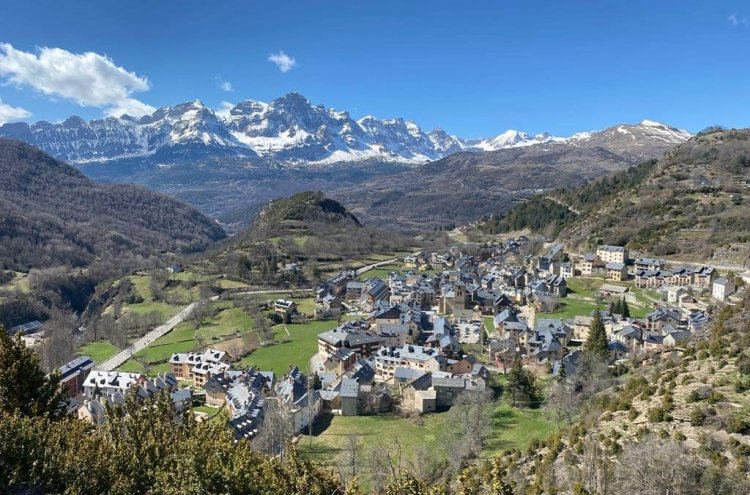 Escapada al Resort Balneario Panticosa 4* con circuito termal - Destino