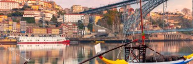 Pleno centro de Oporto en hotel 4* con crucero y visita a bodega Quinta da Boeira