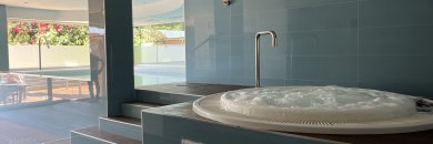 Conoce Nerja con Media Pensión y SPA