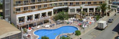 Escapada a Calella en Media Pensión ¡Primer niño GRATIS en julio!