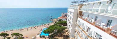 ¡Última hora! Platja d'Aro en hotel 4* en 1ª línea de mar con Pensión Completa