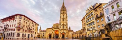 Hotel 4* situado en pleno centro de Oviedo con desayunos