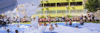 Todo Incluido con Fiestas Tematizadas en Benidorm ¡Adults Only!