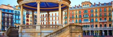 Descubre Pamplona en Hotel 4* con desayunos