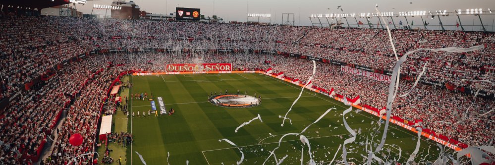 Vive la emoción del fútbol en un estadio histórico: hotel 4* + partido del Sevilla Fútbol Club
