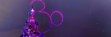 ¡Disneyland® Paris con vuelos y crucero por el Sena!