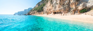 Vacaciones en Cerdeña con apartamentos y barco incluido