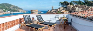 Desconecta en Tossa de Mar en un hostal boutique con desayunos