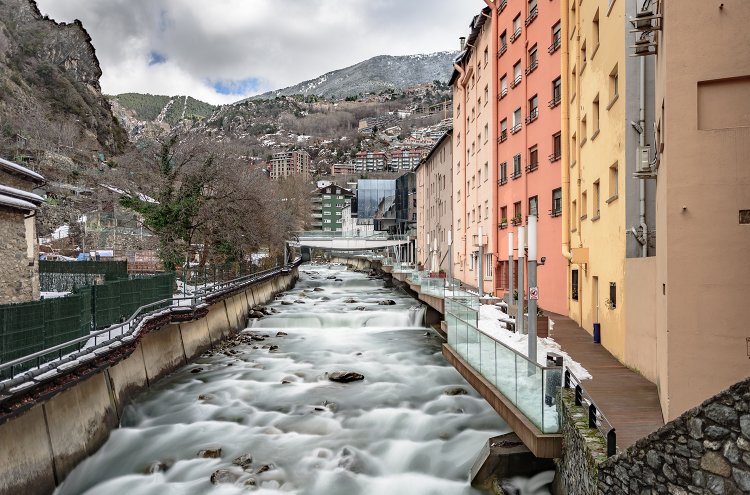 Escápate en hotel céntrico 4* con SPA + Caldea (Andorra) - Destino
