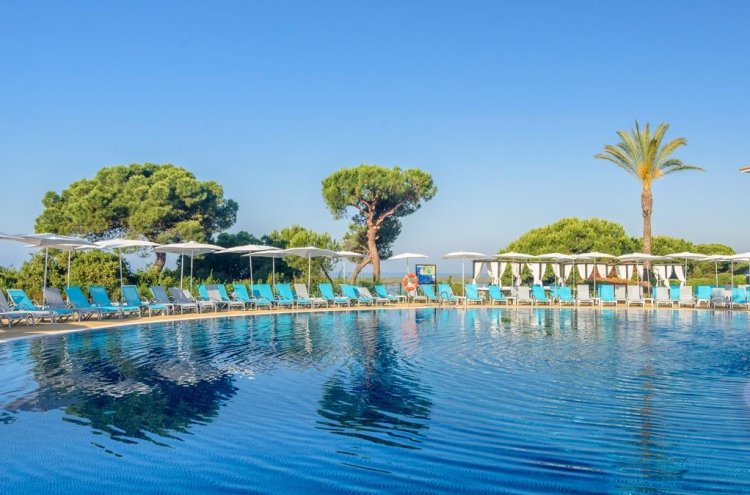 ¡Adults Only! Hotel 4* con Pensión Completa en Huelva y habitación superior - Destino