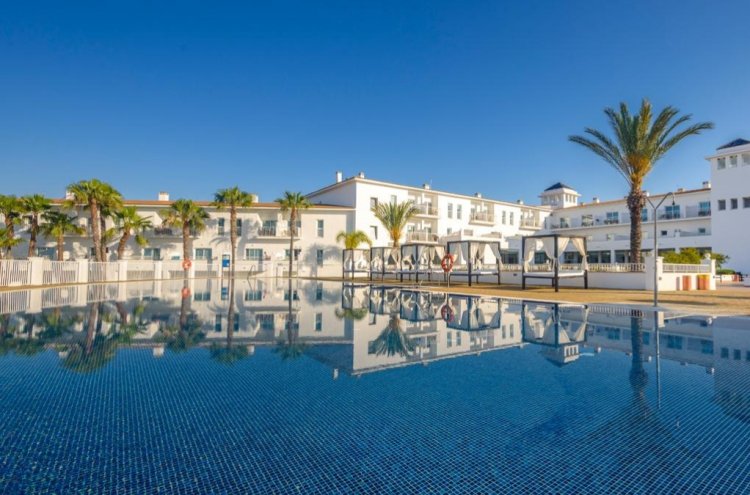 ¡Adults Only! Hotel 4* con Pensión Completa en Huelva y habitación superior - Destino