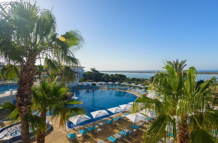 ¡Adults Only! Hotel 4* con Pensión Completa en Huelva y habitación superior - Destino
