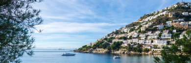 Descubre la Costa Brava en Roses en hotel 4 * con desayunos