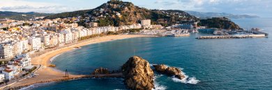 Blanes a 200 metros de la playa en Media Pensión