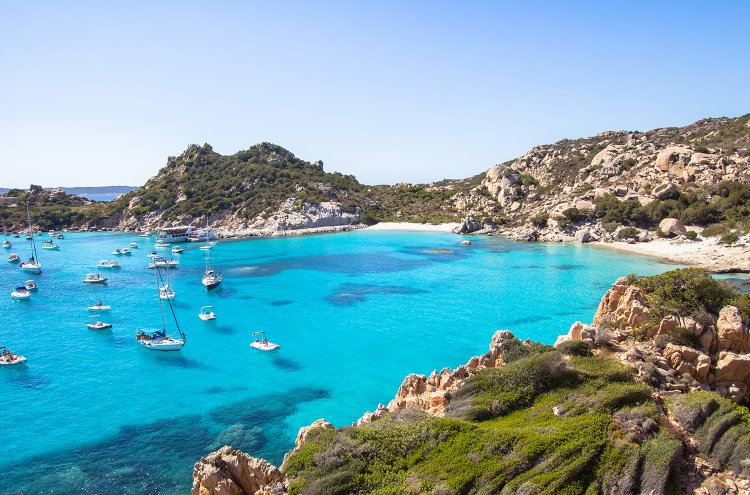 Vacaciones en Cerdeña con apartamentos y barco incluido - Destino
