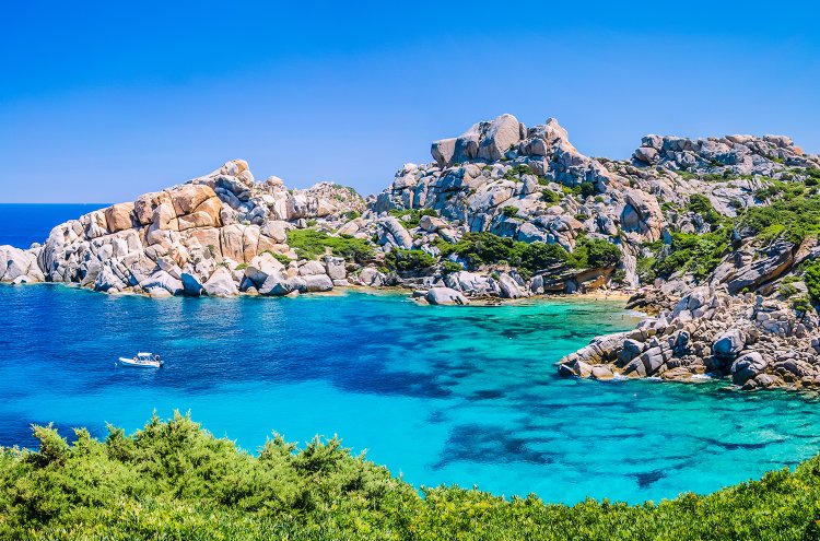 Vacaciones en Cerdeña con apartamentos y barco incluido - Destino