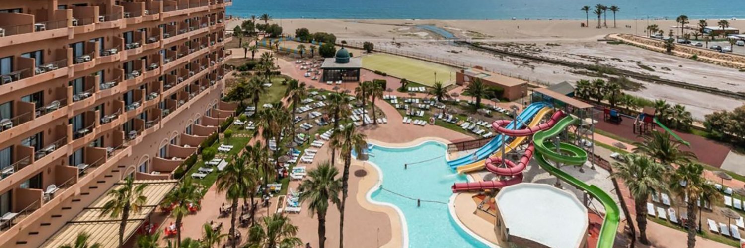 Hotel 4* en 1ª línea de playa con toboganes (Roquetas de Mar)