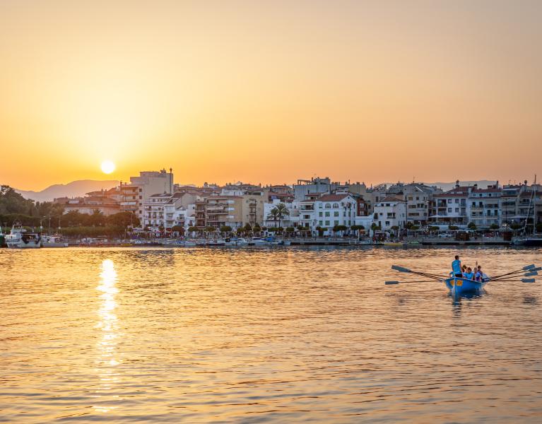 Desconecta en Cambrils a escasos metros de la playa ¡También con PortAventura® World!