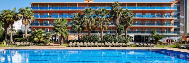 Lloret de Mar en 1ª línea de playa ¡1er niño GRATIS!