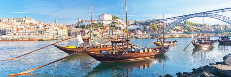 Viaja cerca de Oporto con crucero, desayunos y visita una bodega