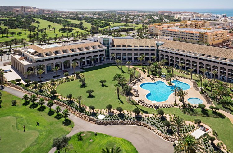 Lujo en hotel 5* en la Costa de Almería ¡1 niño GRATIS! - Destino