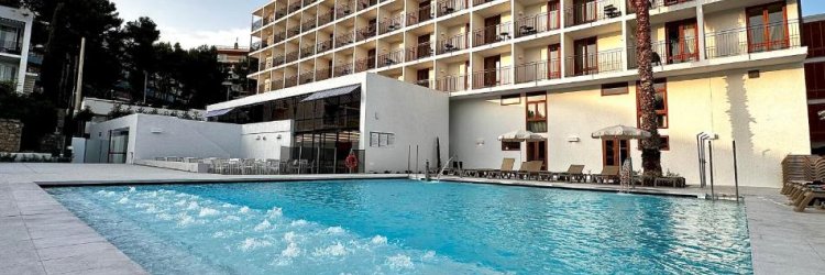 ¡Adults Recommended! Estrena hotel 4* en Salou a 3 minutos de la playa