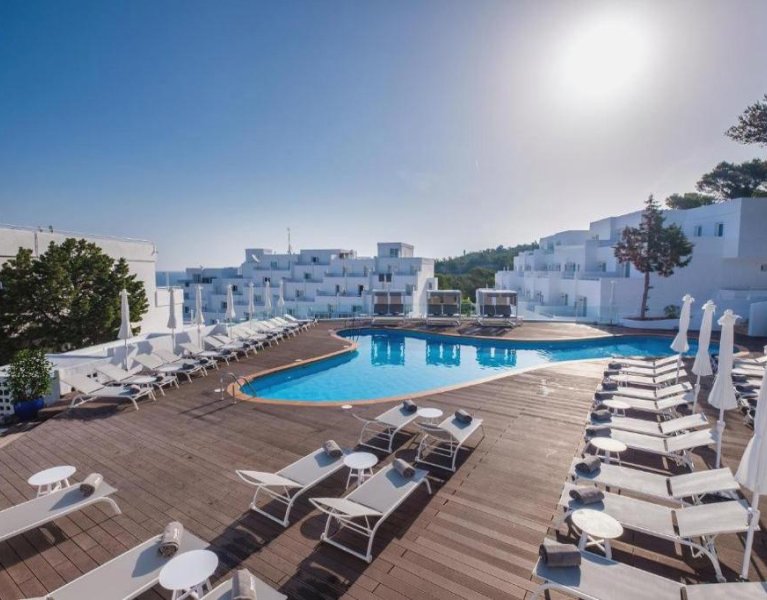 Vacaciones de lujo, Ibiza en hotel 4*