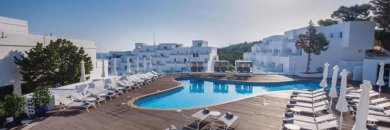 Vacaciones de lujo, Ibiza en hotel 4*