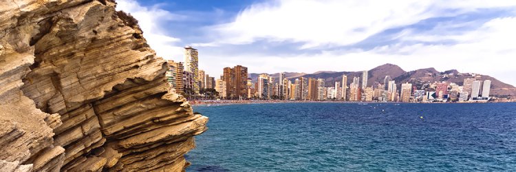 Escápate a Benidorm y alójate al lado de la playa