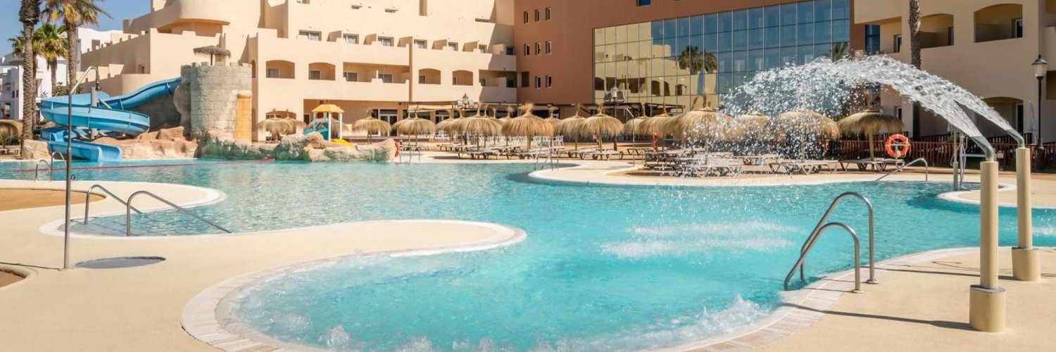 ¡Enamórate de Cabo de Gata con hotel 4*!