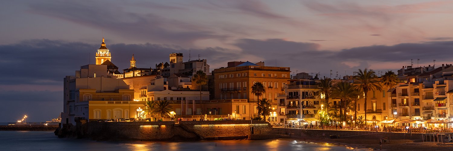 Descubre Sitges en hotel 4* con habitación deluxe vista mar 