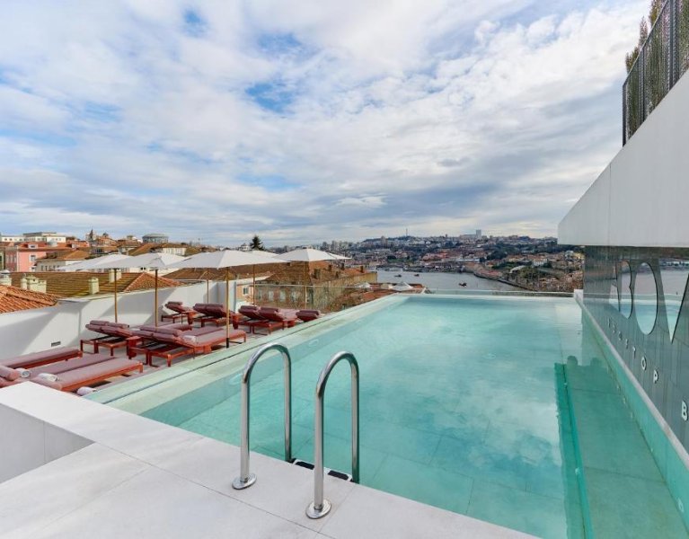 Lujo en hotel 5* en Oporto con cata de vinos y crucero