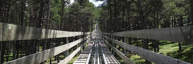 Disfruta del Tobotronc de Naturland en hotel céntrico 4* en Andorra con zona de aguas